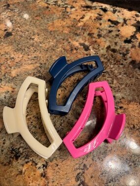 Set of 3 Women’s Hair Claw Clips in Navy, Pink, and Cream